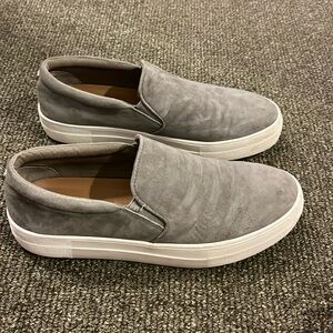 Steve Madden slip ons